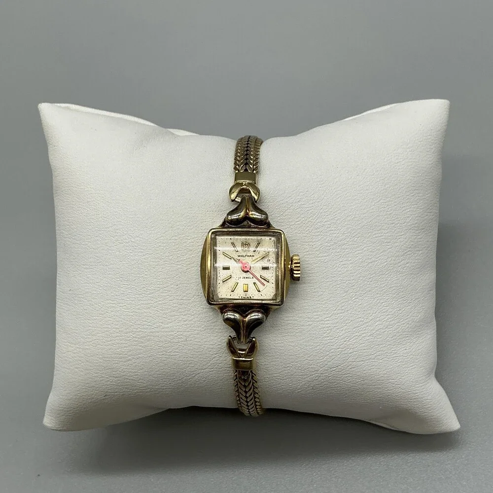 Vintage Waltham 17 Jewels Womens Watch 16mm Cream Dial Gold Tone Swiss Manual